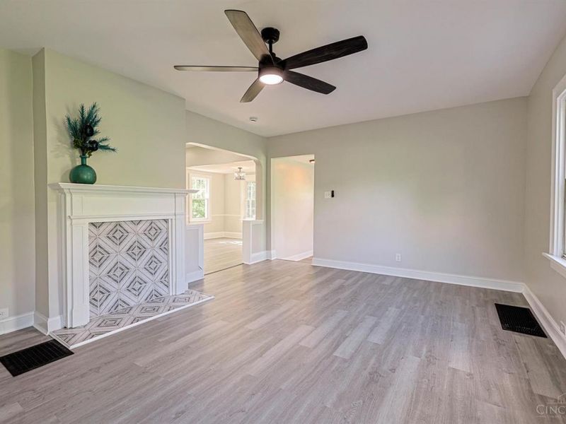 692 W Kemper Road, Springdale, OH 45246 Photo 6