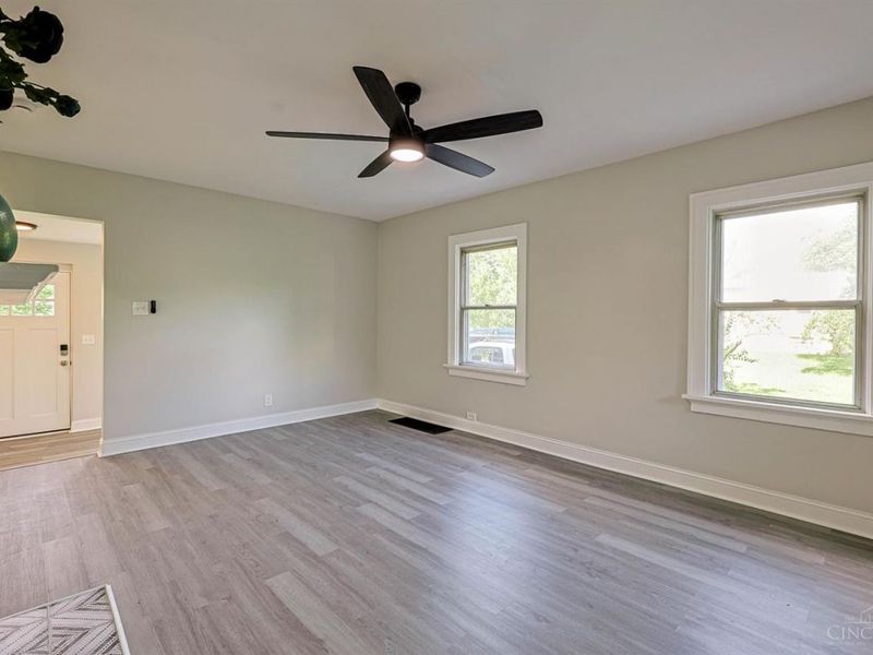 692 W Kemper Road, Springdale, OH 45246 Photo 7