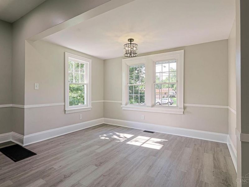 692 W Kemper Road, Springdale, OH 45246 Photo 8