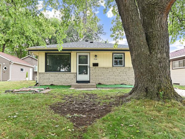 3746 S 92nd St, Milwaukee, WI 53228