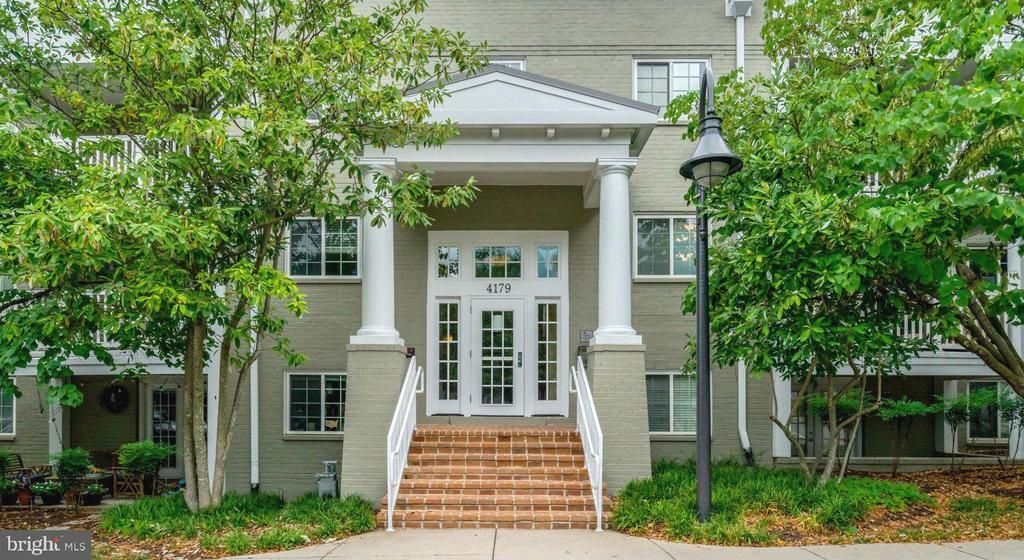 4179 S Four Mile Run Drive , Unit 302, Arlington, VA 22204 Main Photo