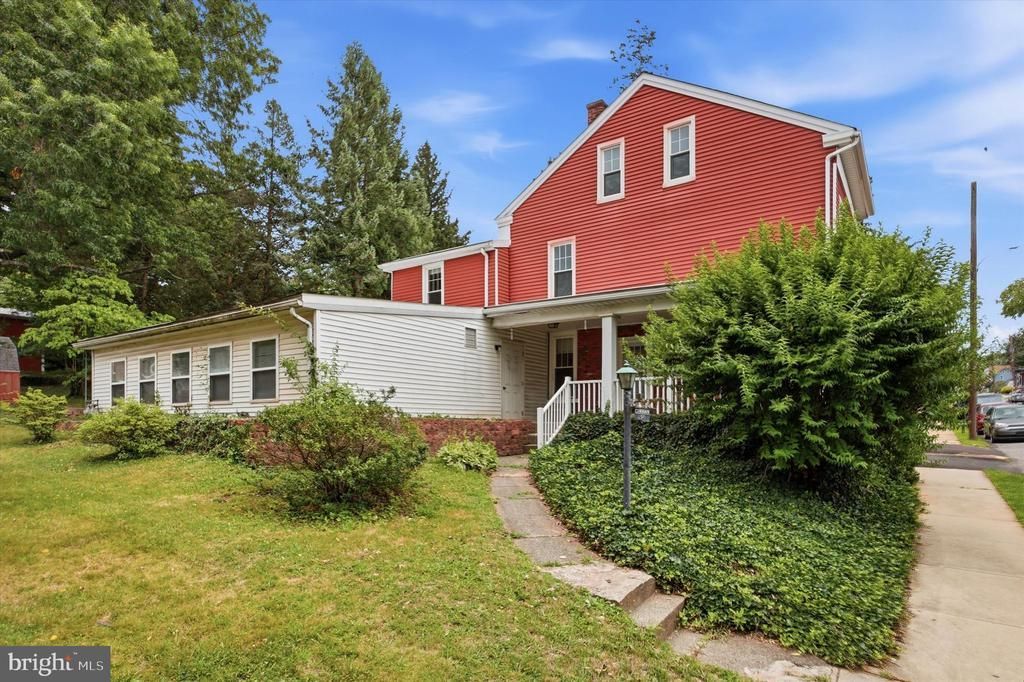 250 NEW STREET , SPRING CITY, PA 19475