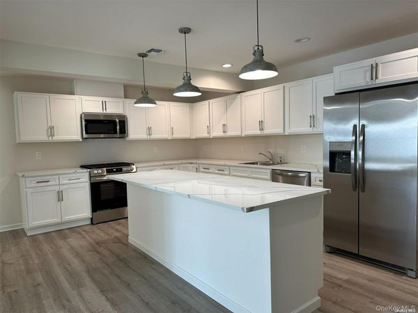 125 W Main Street , Kings Park, NY 11754