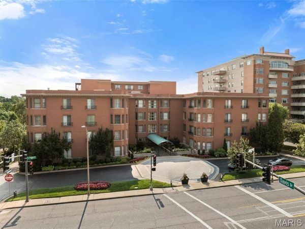 750 S Hanley Road , Unit 430, Clayton, MO 63105