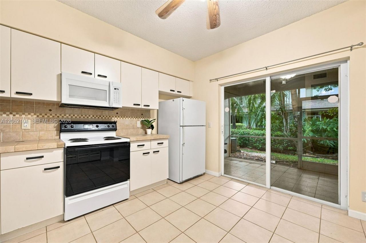 3329 Celebration Ln, Unit 139, Margate, FL 33063 Photo