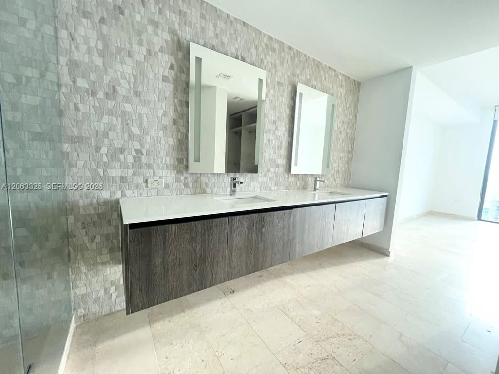 68 SE 6th St , Unit 3810, Miami, FL 33131 Photo