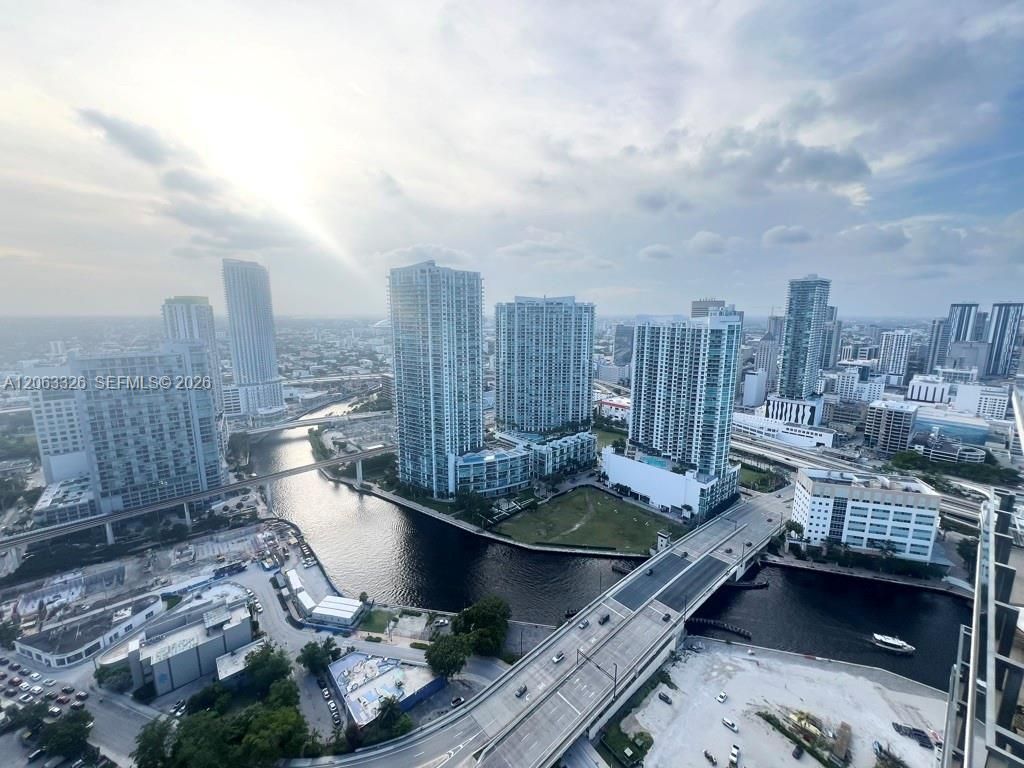 68 SE 6th St , Unit 3810, Miami, FL 33131 Photo
