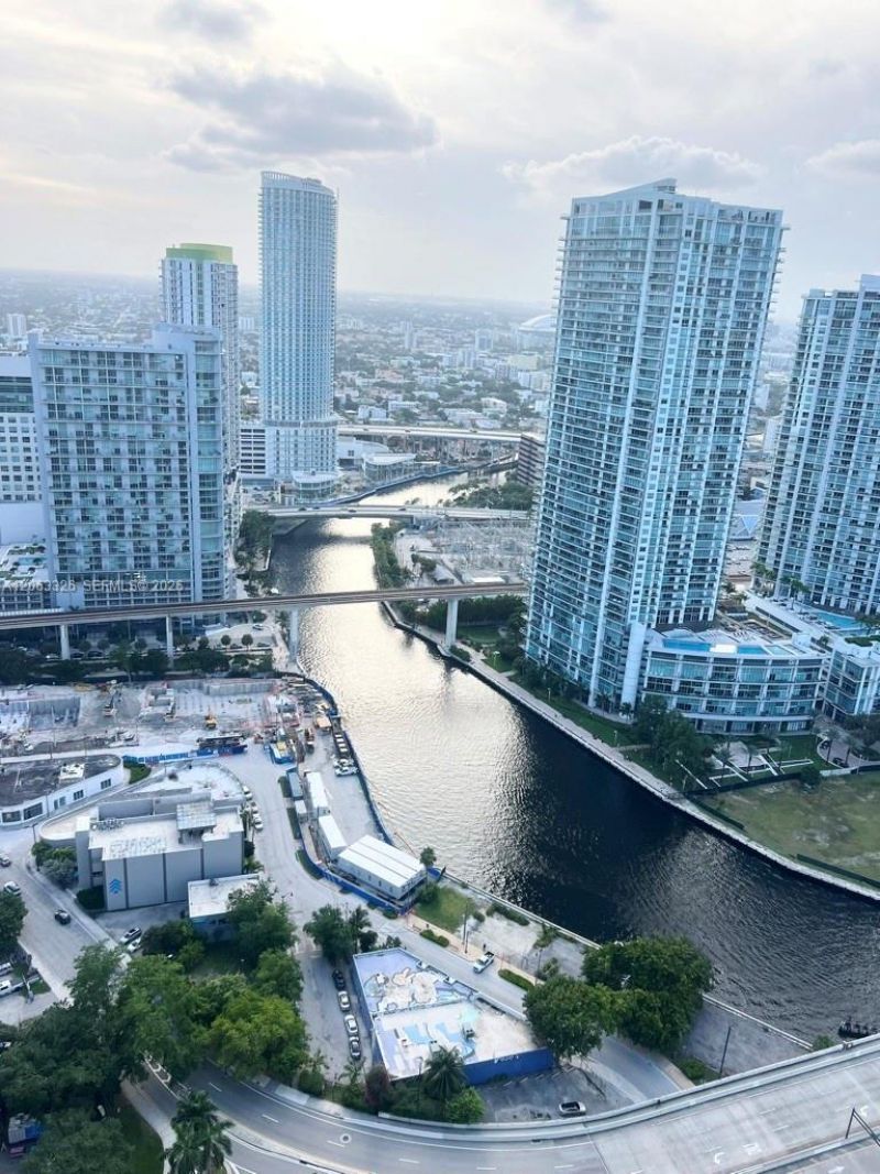 68 SE 6th St , Unit 3810, Miami, FL 33131 Photo