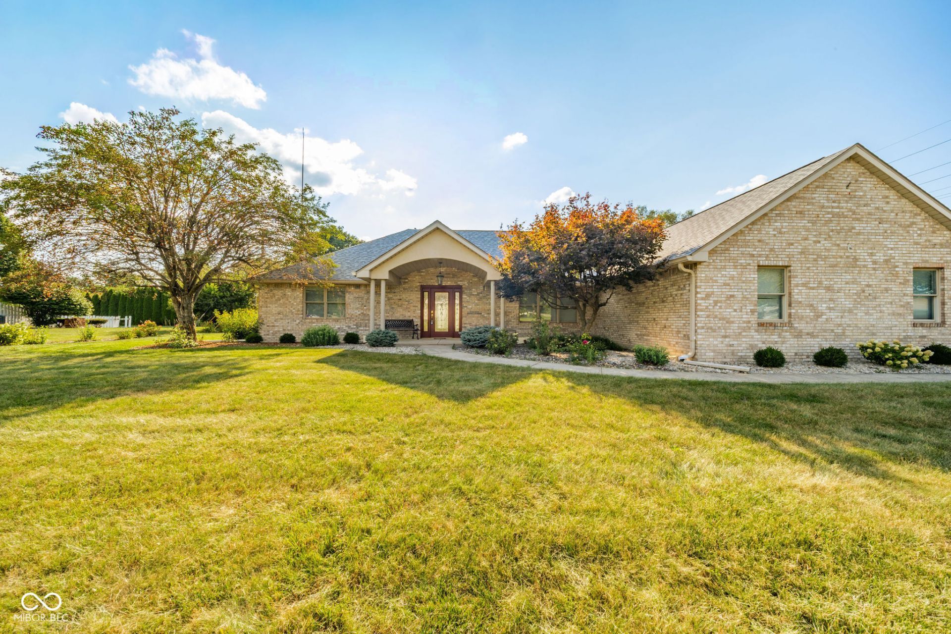 807 Spring Valley Drive, Anderson, IN 46011 Main Photo