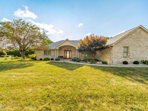 807 Spring Valley Drive, Anderson, IN 46011