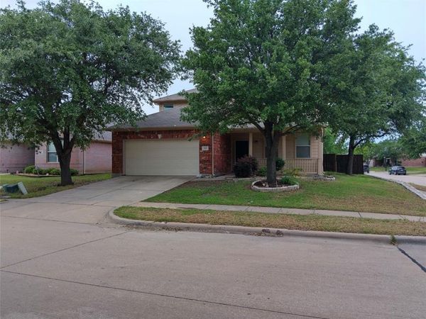1133 Mockingbird Drive, Aubrey, TX 76227