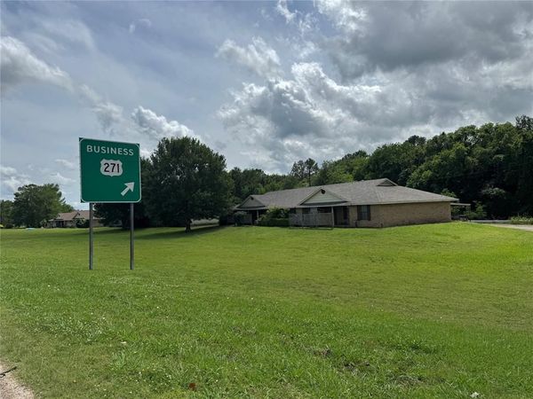 4521 SE Loop 286, Paris, TX 75460