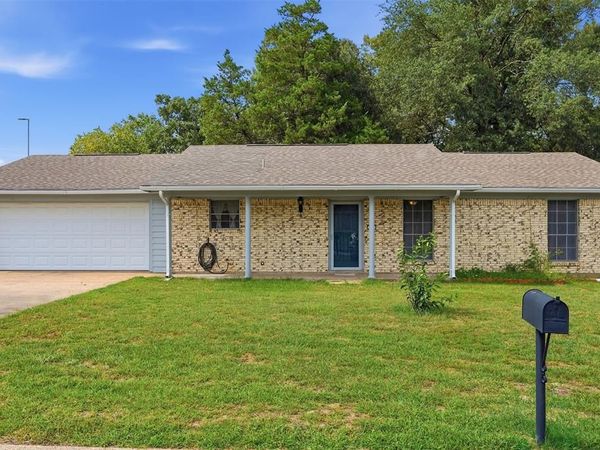 108 Brenda Dr. , Mount Pleasant, TX 75455