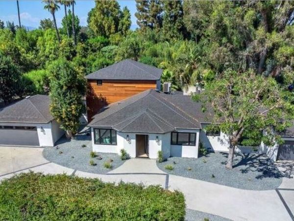 19061 Wells Drive, Los Angeles, CA 91356