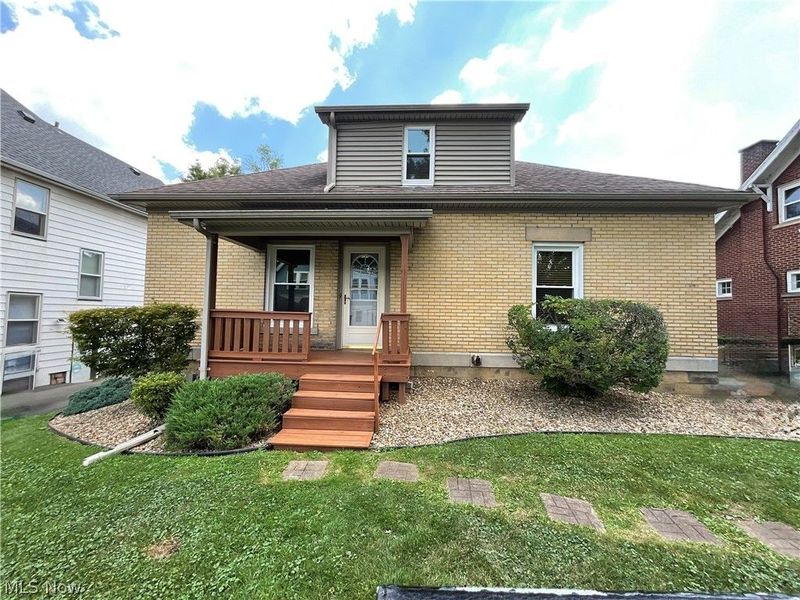 110 Bentley Street, Hubbard, OH 44425 Photo 2