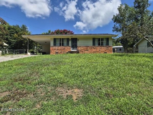 521 E Sunset , Athens, TN 37303