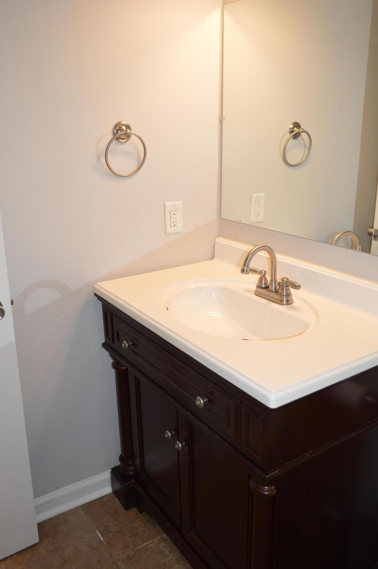 1777 Banbury Road Photo 10