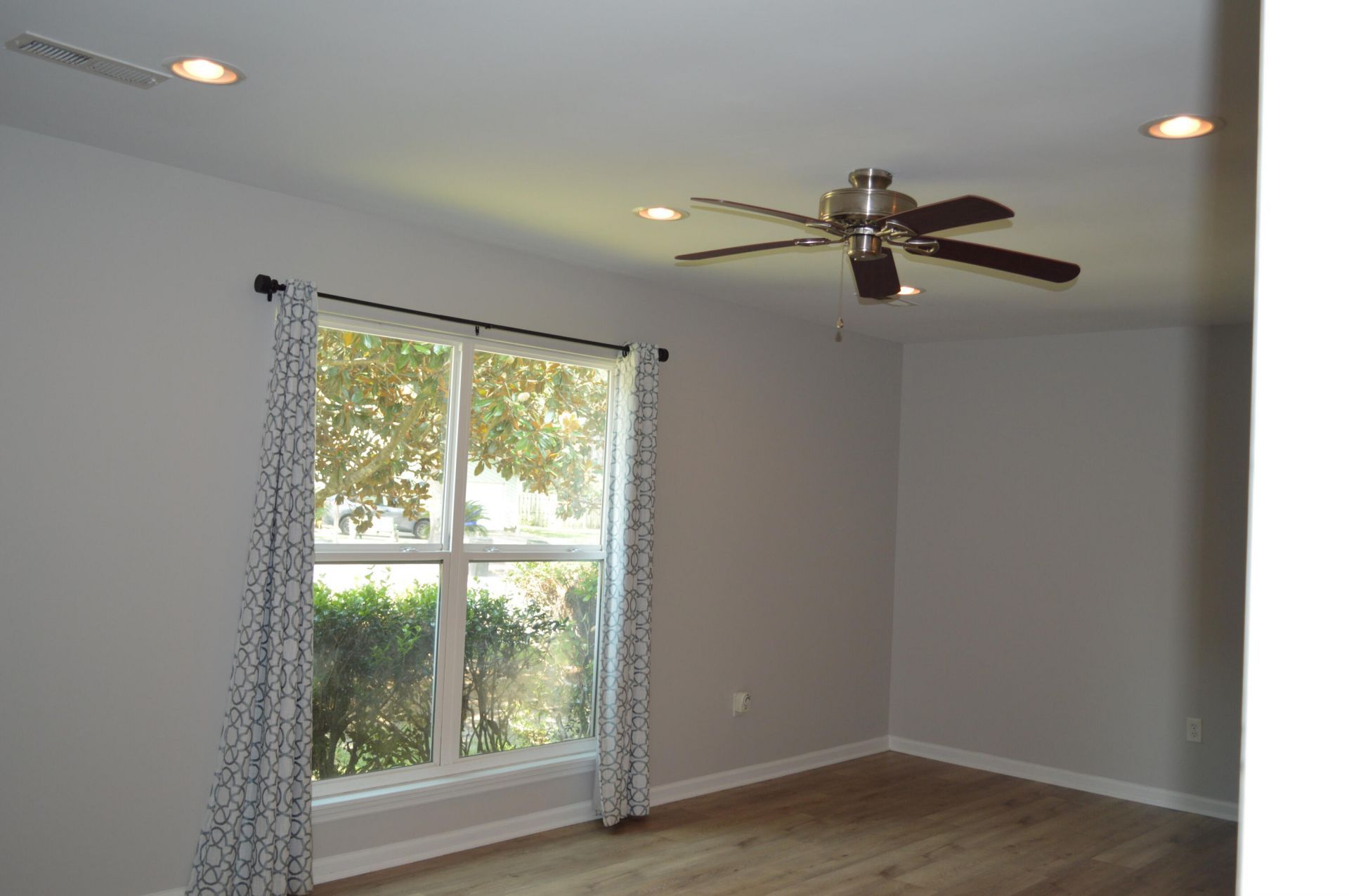 1777 Banbury Road Photo 16