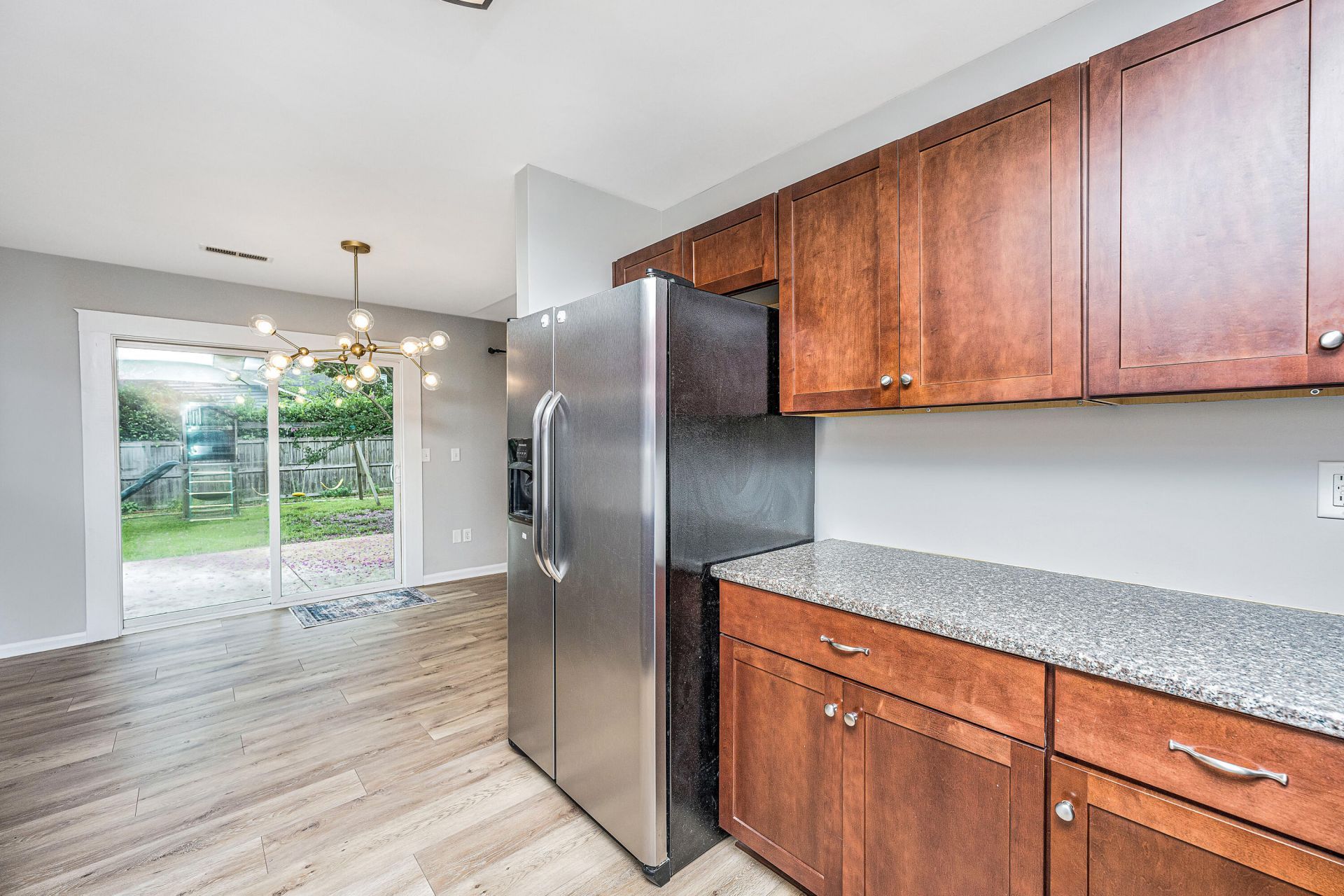 1777 Banbury Road Photo 22