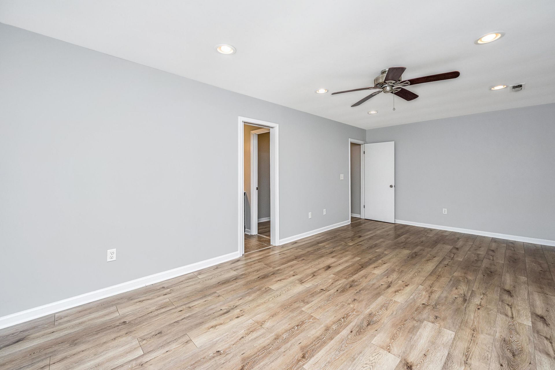 1777 Banbury Road Photo 25