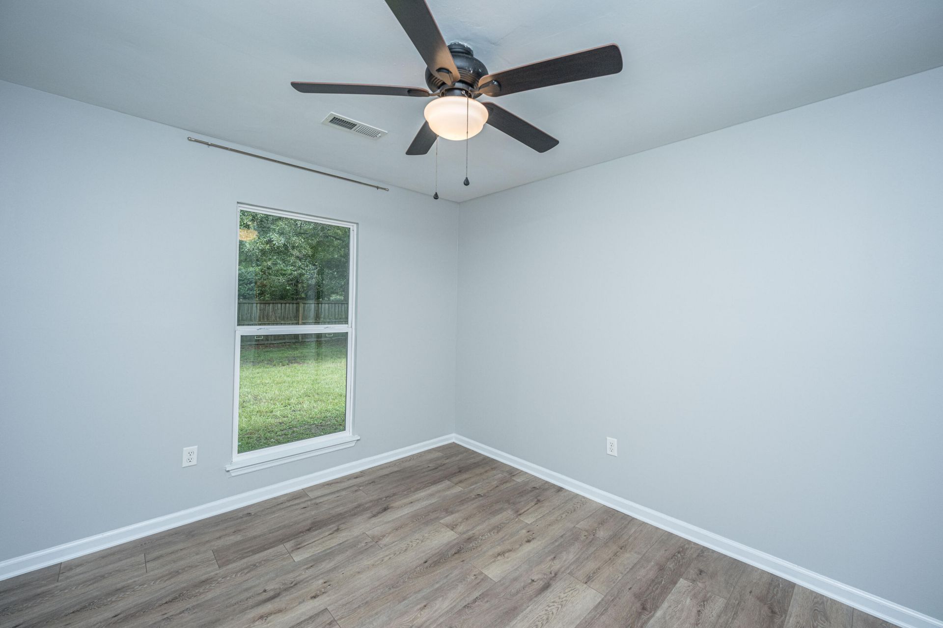 1777 Banbury Road Photo 31
