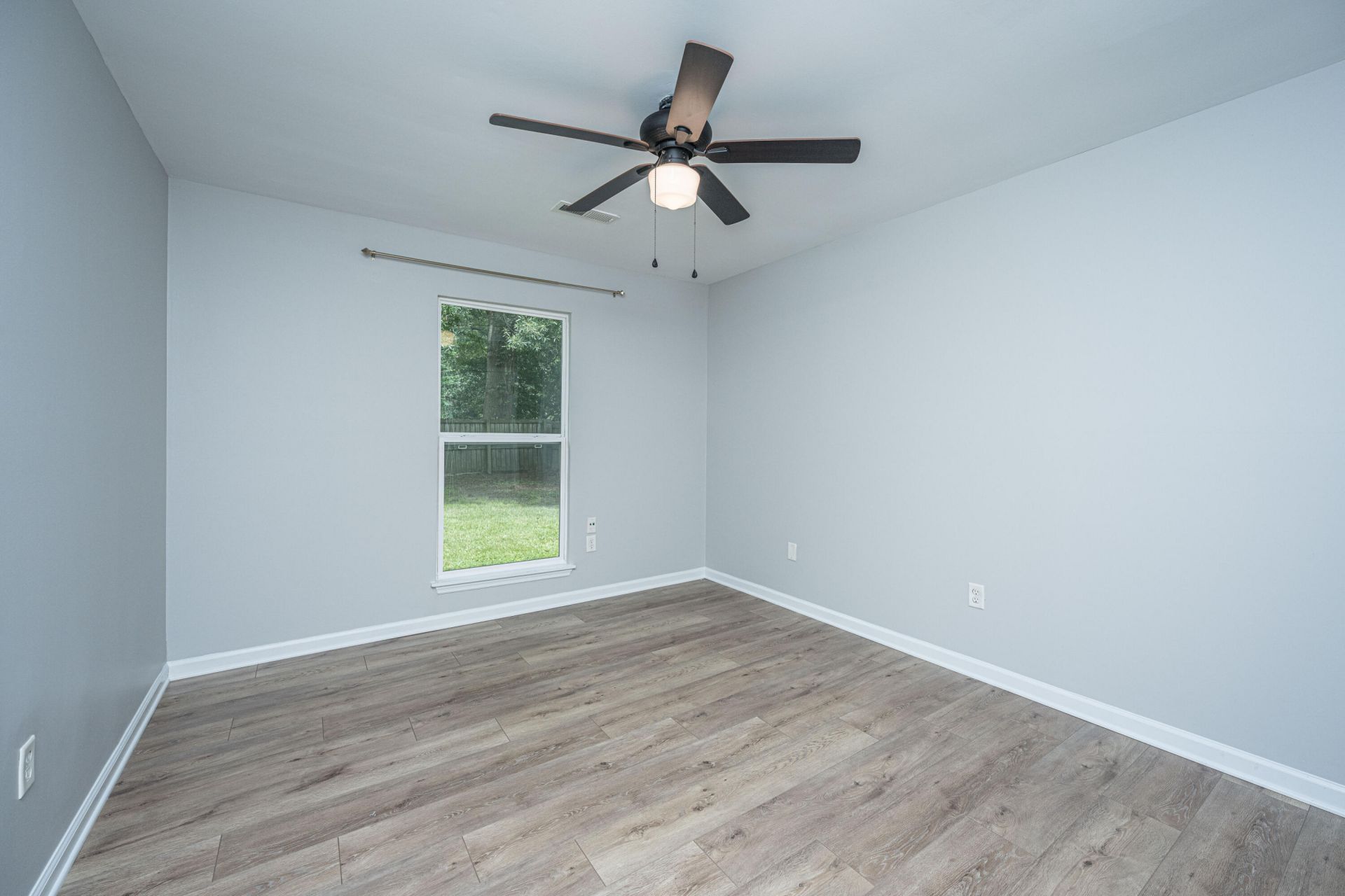 1777 Banbury Road Photo 33