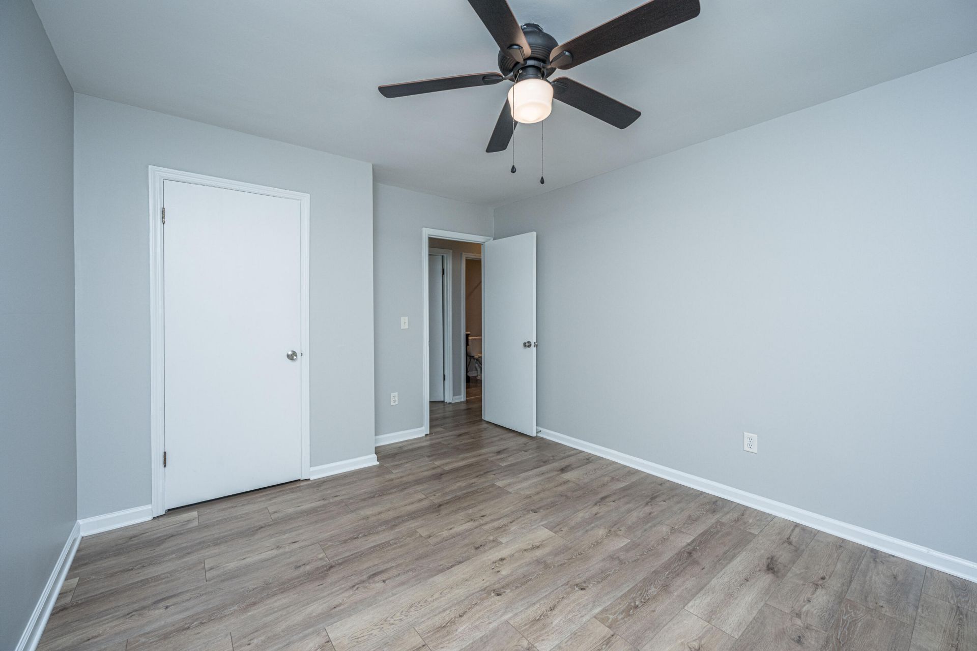 1777 Banbury Road Photo 35