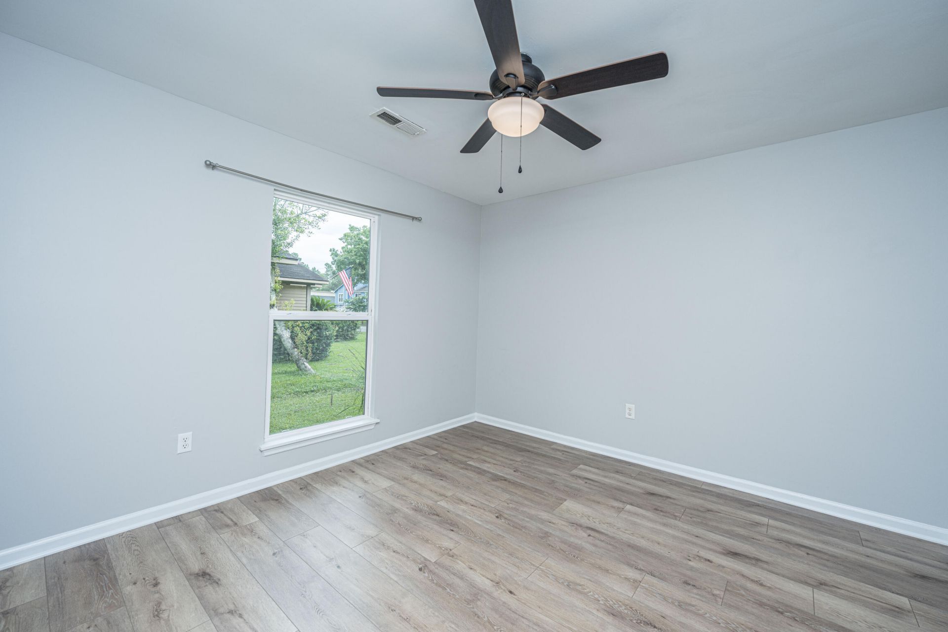 1777 Banbury Road Photo 36