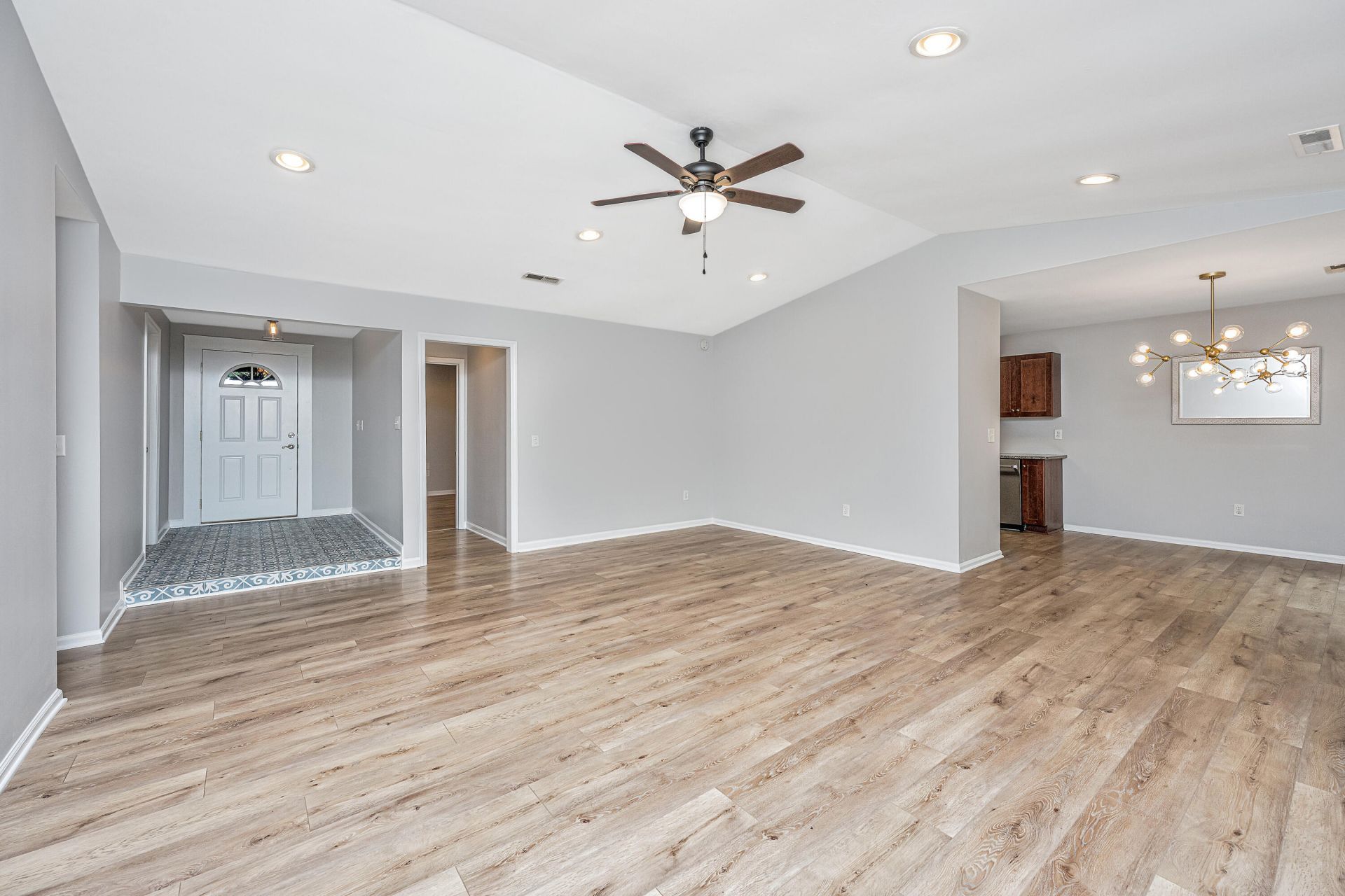 1777 Banbury Road Photo 4