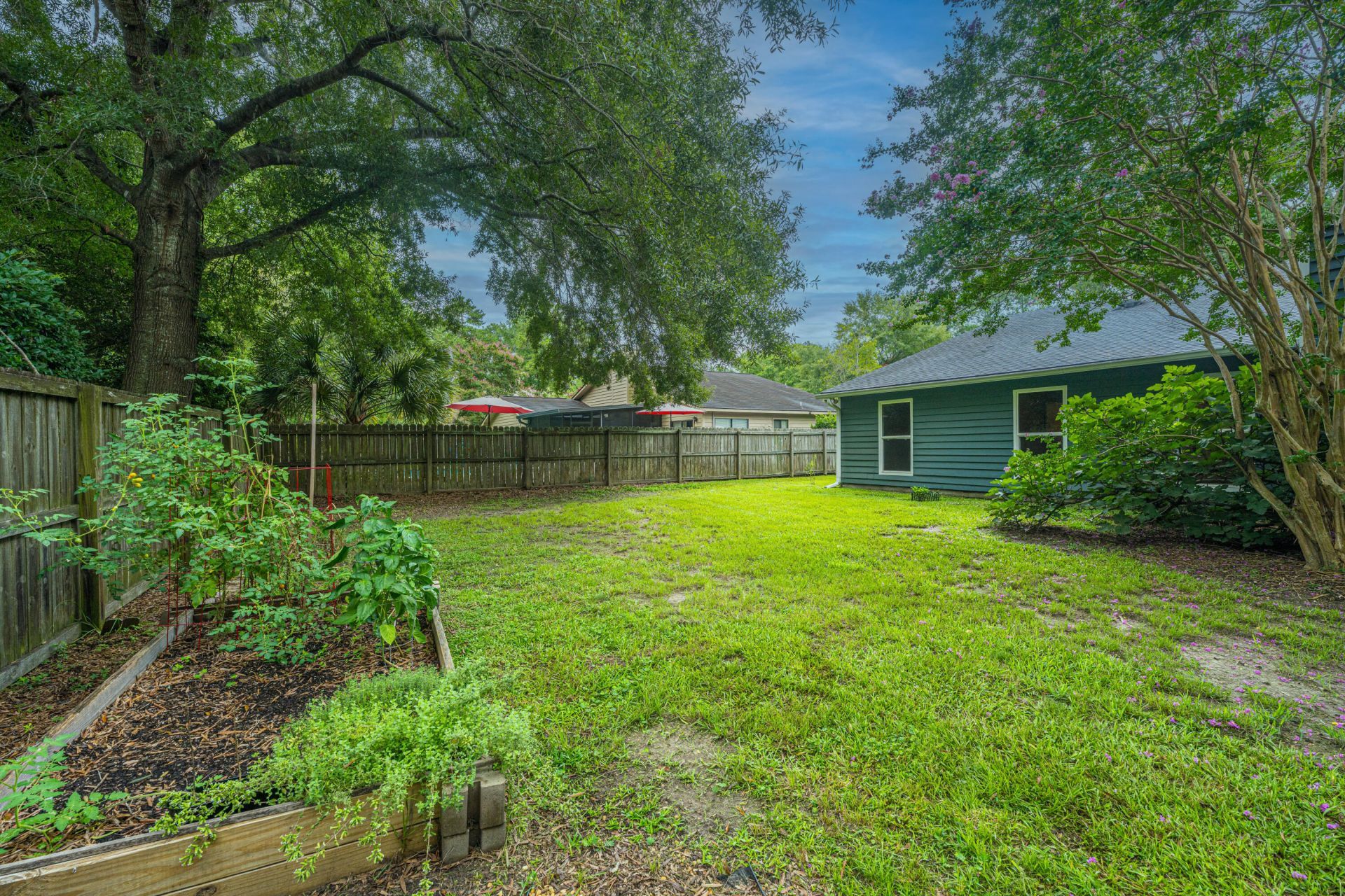 1777 Banbury Road Photo 45
