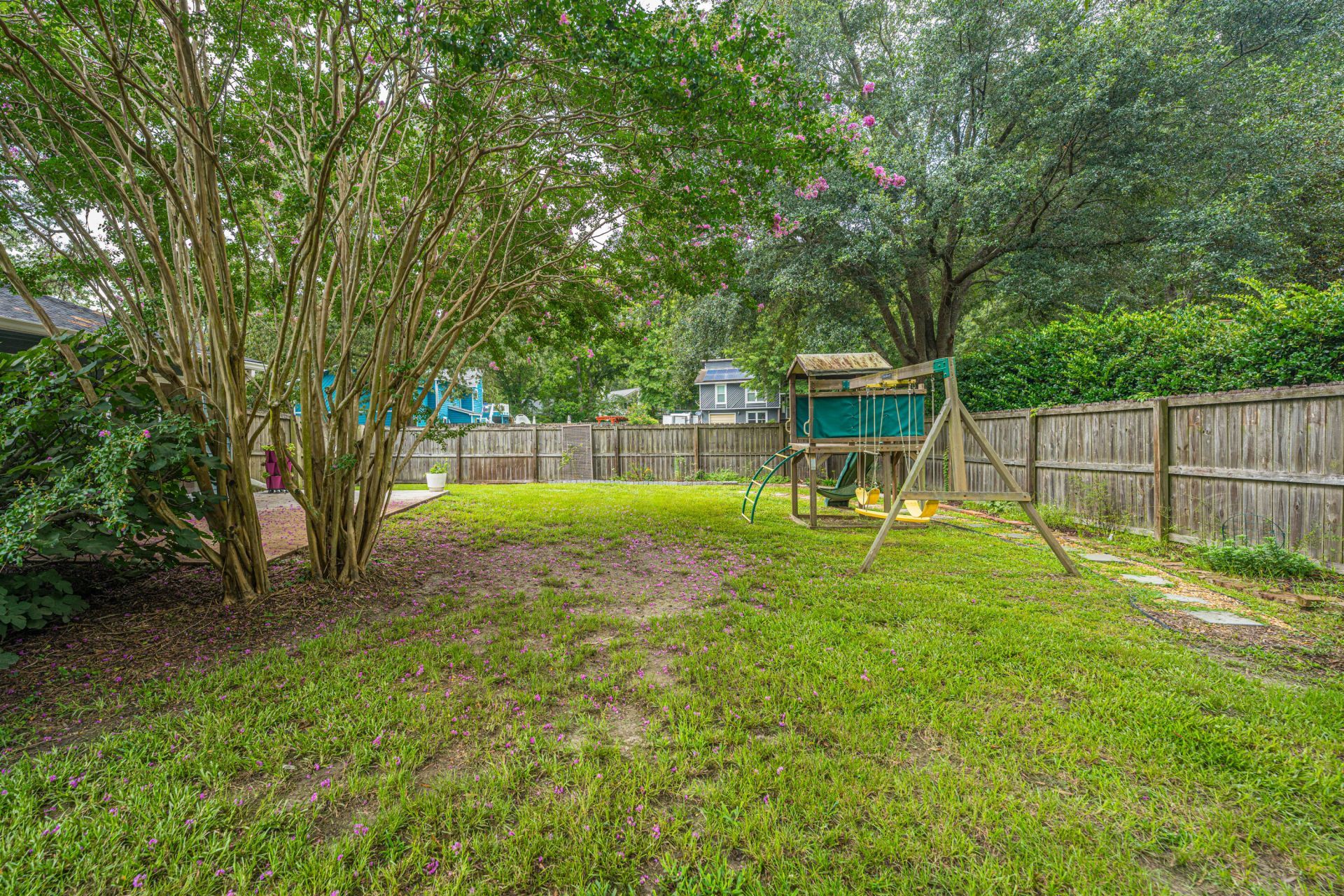 1777 Banbury Road Photo 47