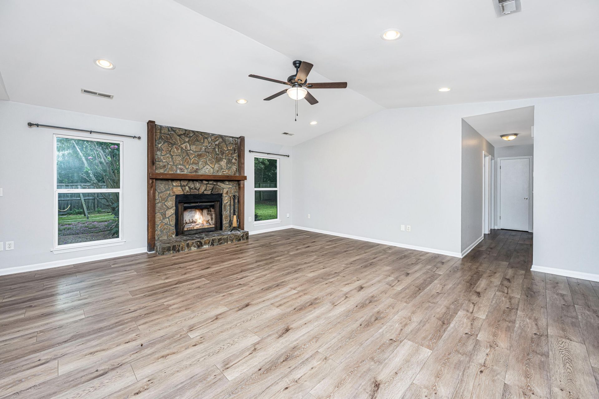 1777 Banbury Road Photo 5