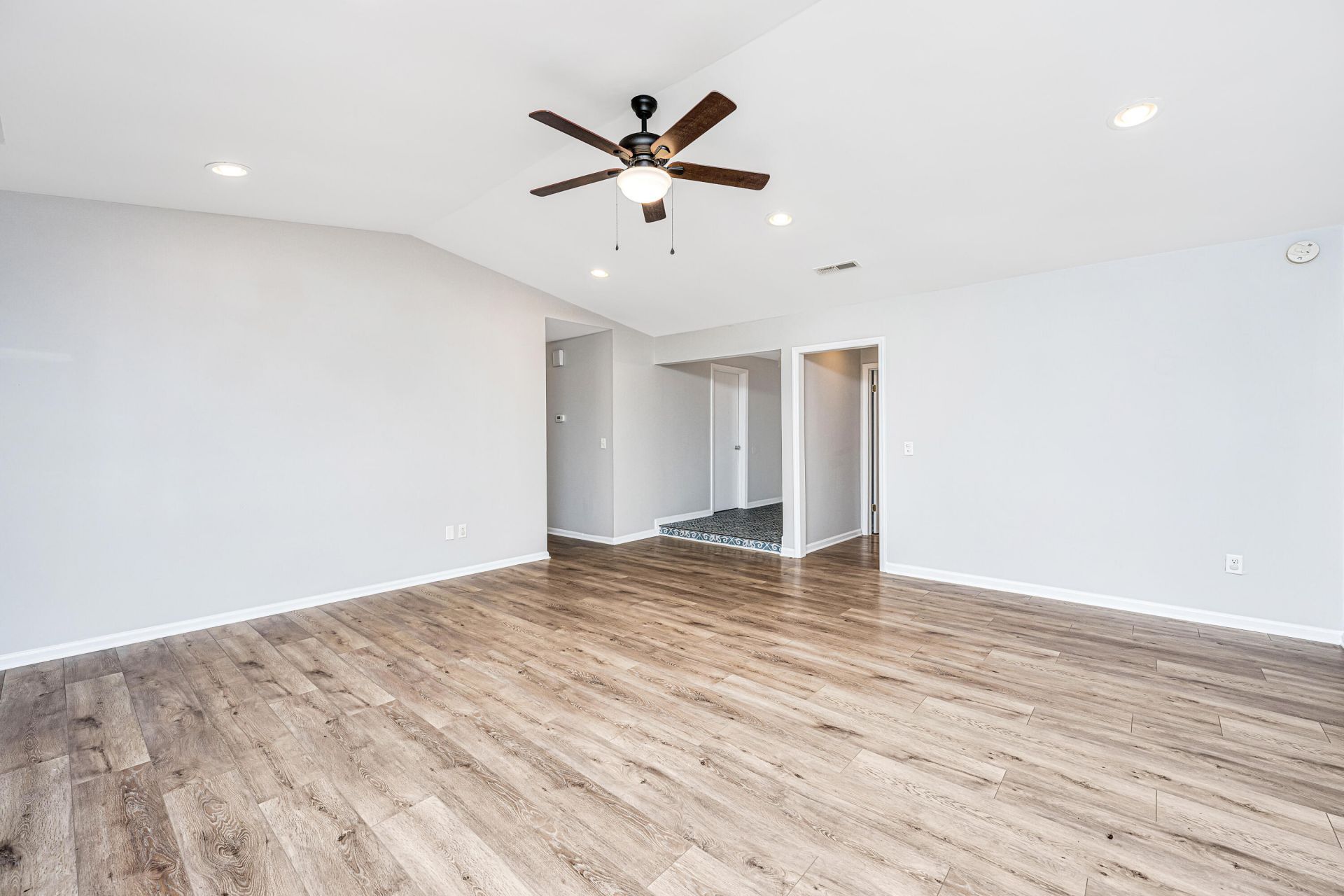 1777 Banbury Road Photo 9