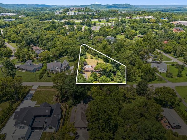725 Newberry Rd , Nashville, TN 37205