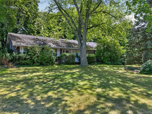 22 S Lot Road , Smithtown, NY 11787