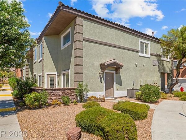 10515 Gold Shadow Avenue, Las Vegas, NV 89129