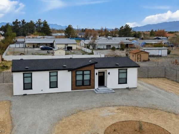 5621 E Saddletree Road , Pahrump, NV 89061