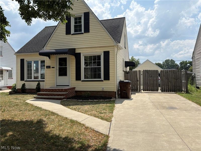 3007 Ingleside Drive , Parma, OH 44134 Photo 1