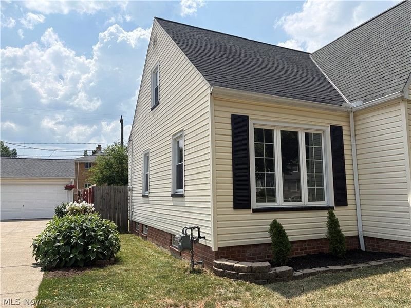 3007 Ingleside Drive , Parma, OH 44134 Photo 3