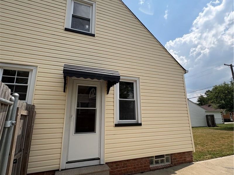 3007 Ingleside Drive , Parma, OH 44134 Photo 4