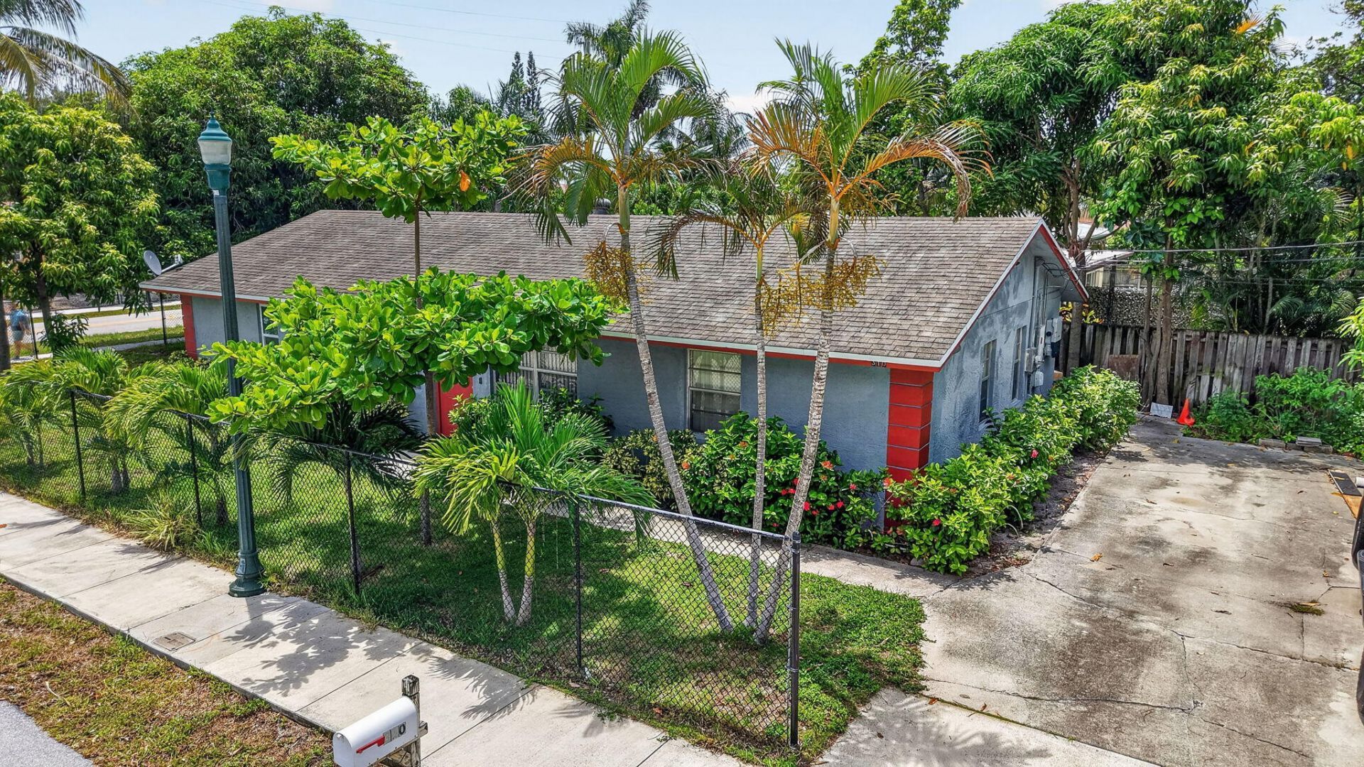 310 SE 8th Street, Delray Beach, FL 33483 Photo