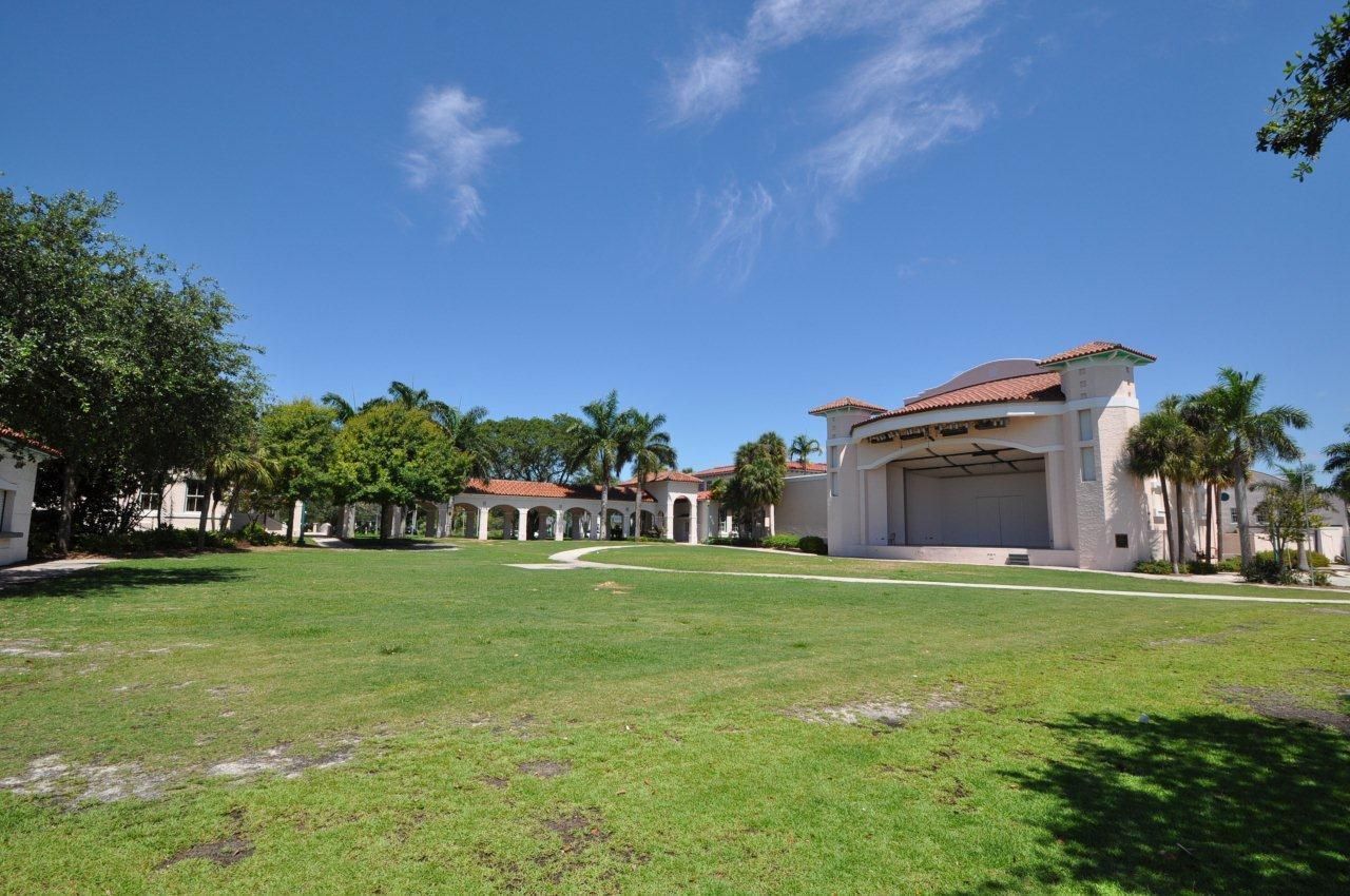 310 SE 8th Street, Delray Beach, FL 33483 Photo