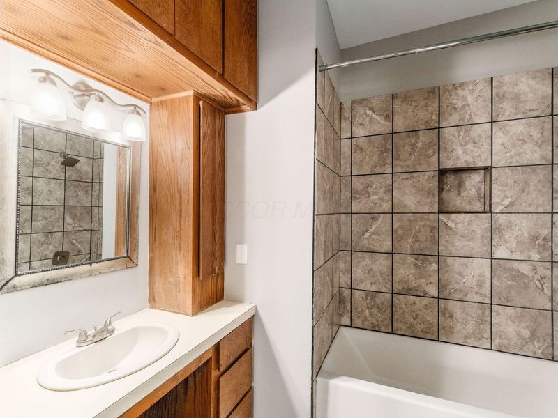 3244 E 5th Avenue, Columbus, OH 43219 Photo 24