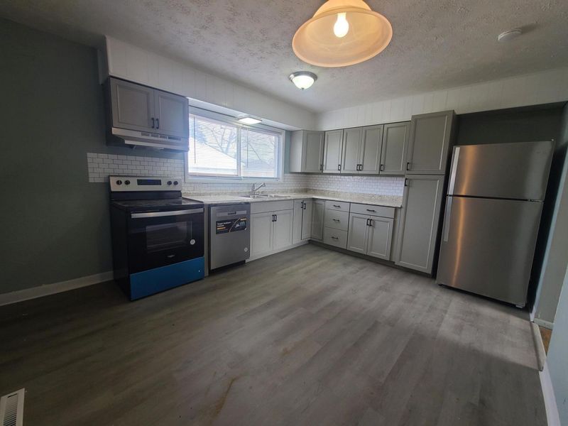 1868 Argyle Drive, Columbus, OH 43219 Photo 8