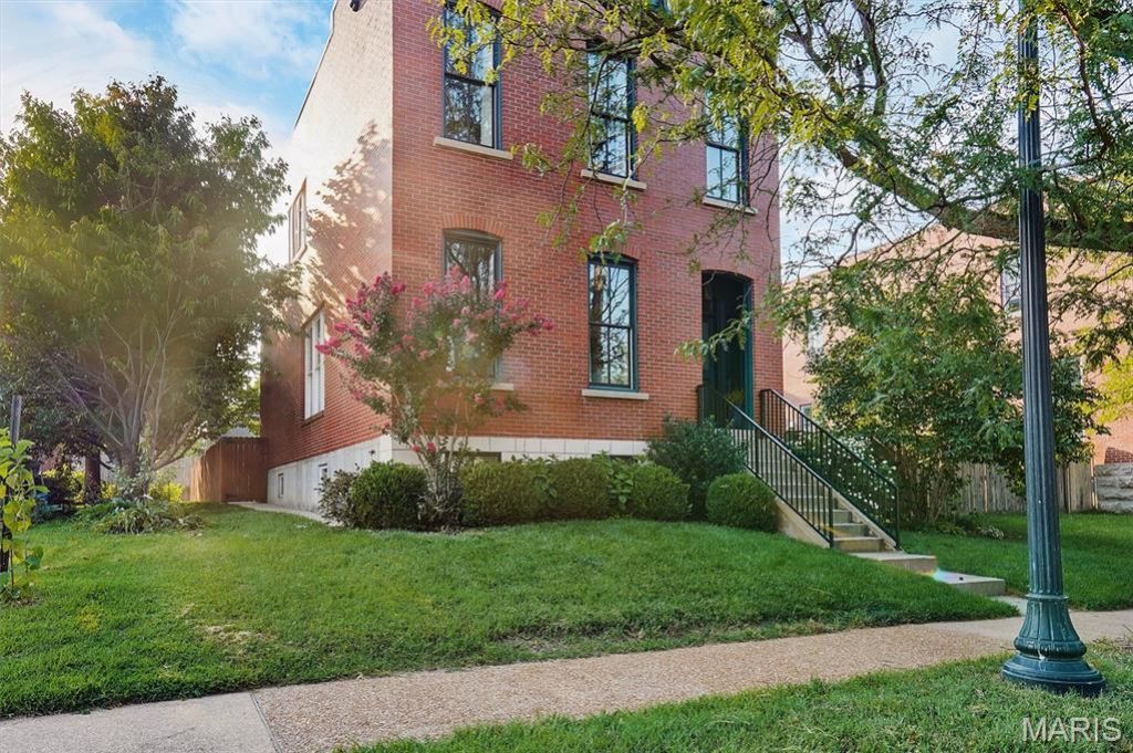 1315 Dolman Street , Saint Louis, MO 63104 Main Photo