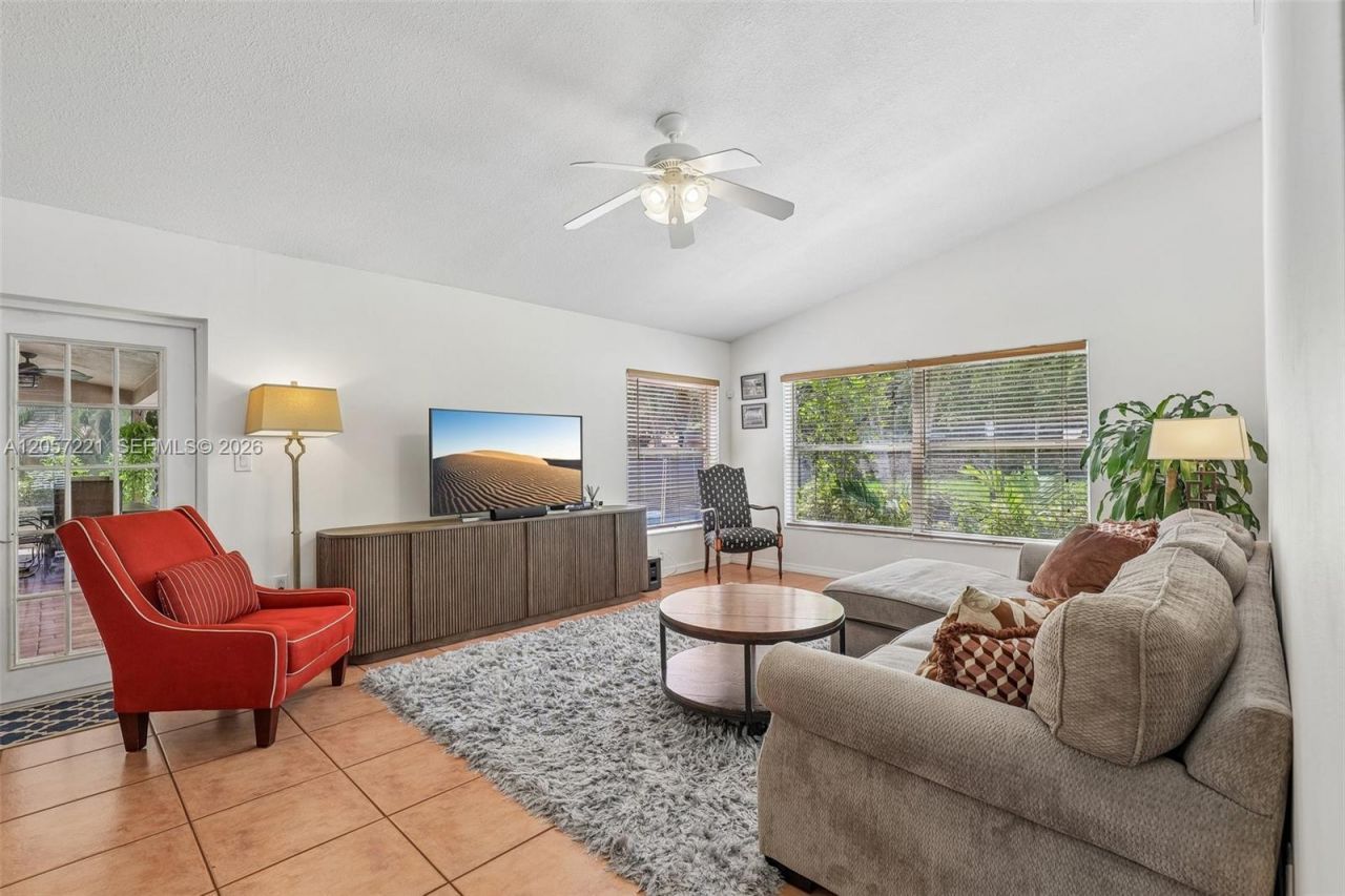 13100 NW 11th Dr, Sunrise, FL 33323 Photo