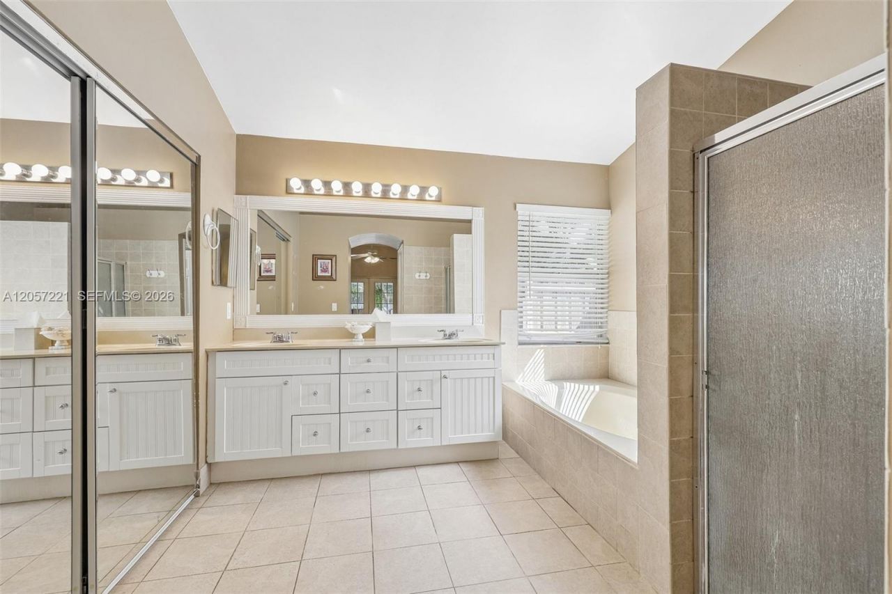 13100 NW 11th Dr, Sunrise, FL 33323 Photo