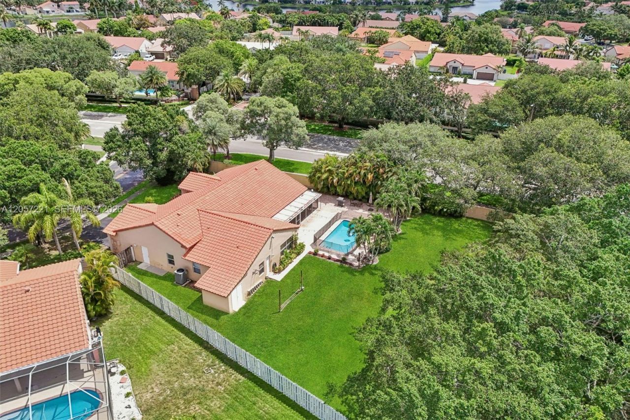 13100 NW 11th Dr, Sunrise, FL 33323 Photo