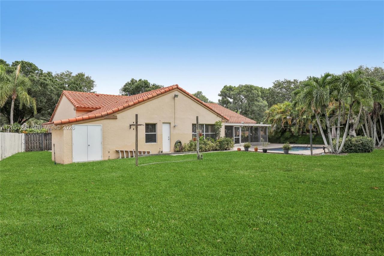 13100 NW 11th Dr, Sunrise, FL 33323 Photo