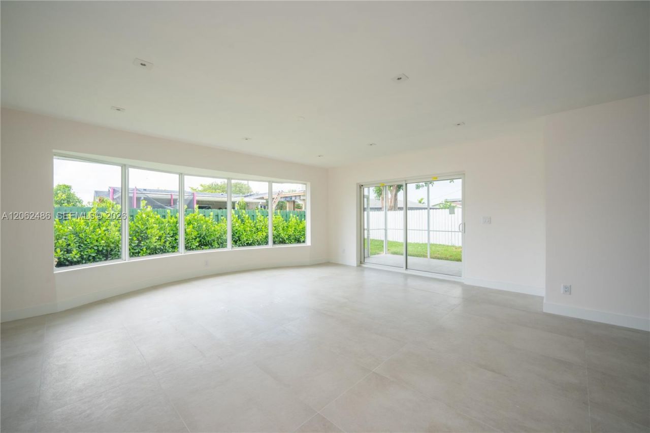 6640 SW 7 St., Pembroke Pines, FL 33023 Photo